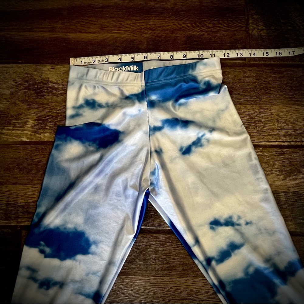 BlackMilk leggings with white clouds and blue sky print M - Picture 3 of 8